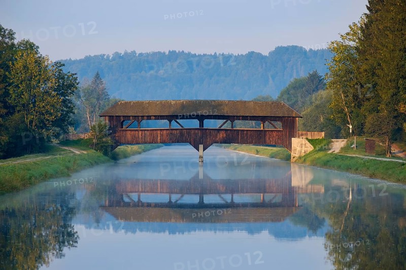 Wooden bridge over Isar channel