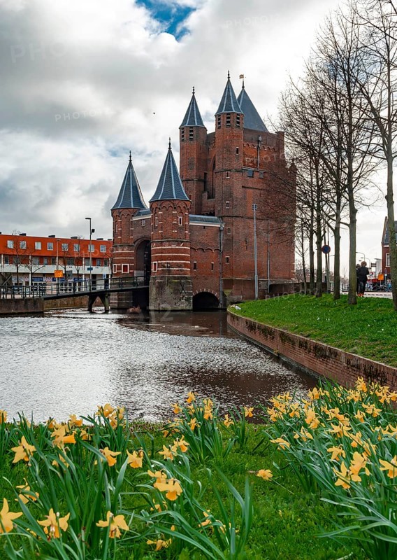 Amsterdamse Poort city gate