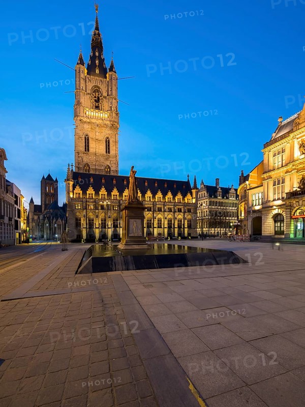 Belfry with cloth hall at Sint-Baafsplein