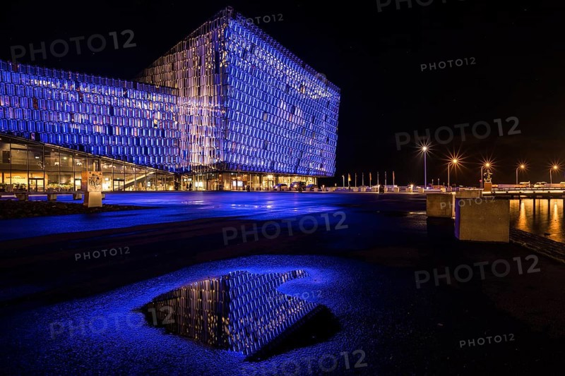 Illuminated Harpa