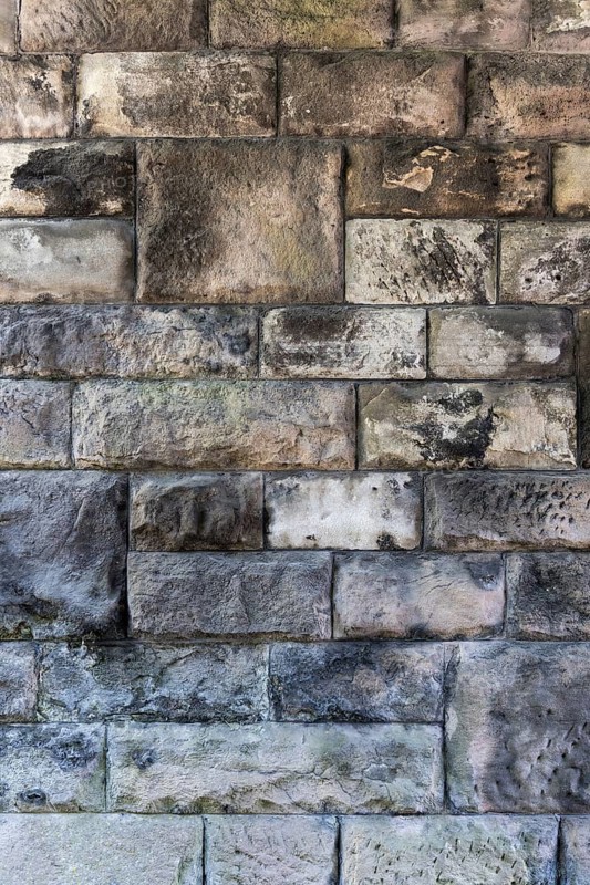 Wall of hewn stone