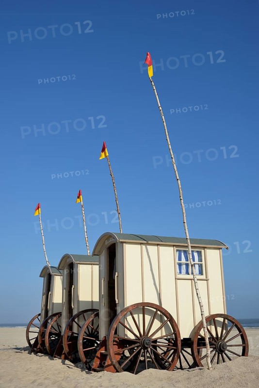 Changing cubicle wagon at Weisse Dune Oststrand beach