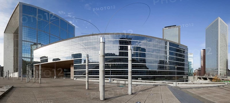 Grande Arche with modern office towers