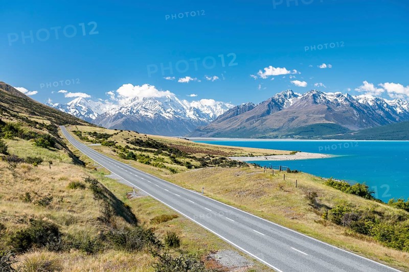Road along Lake Pukaki