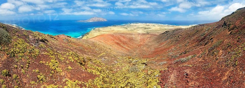 View into the volcanic crater of Montana Bermeja