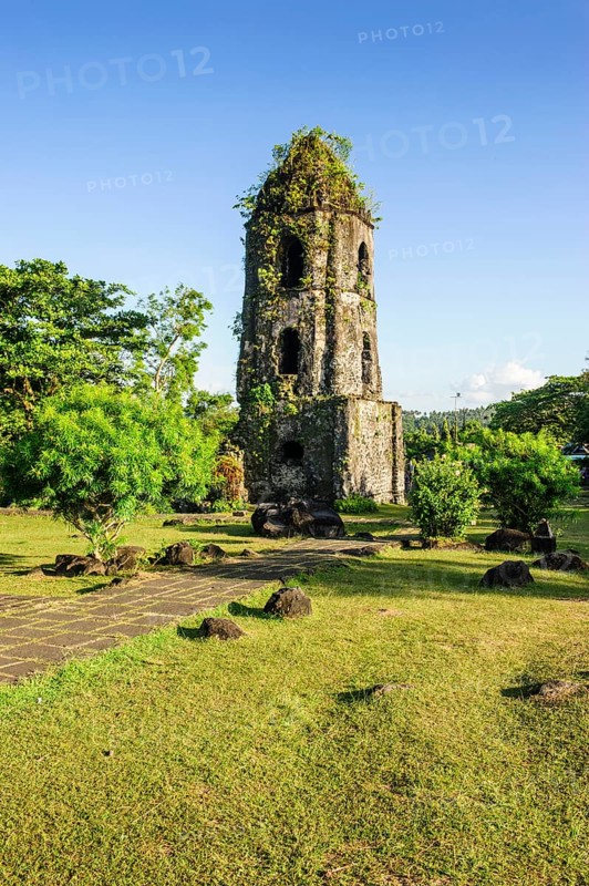 Cagsawa Ruins before volcano Mayon