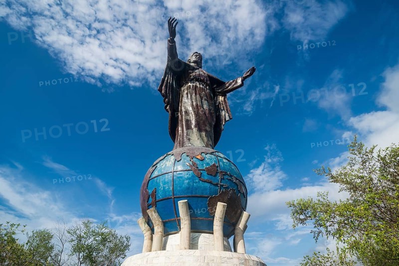 Monumental statue Cristo Rei