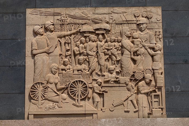 Memorial plaque at Memorial Monument