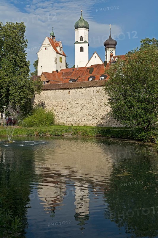 Lower city wall with water gate