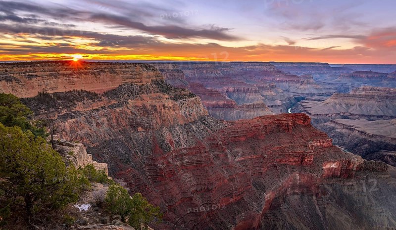 Gorge of the Grand Canyon at sunset