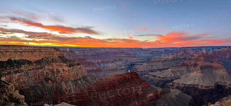 Gorge of the Grand Canyon at sunset