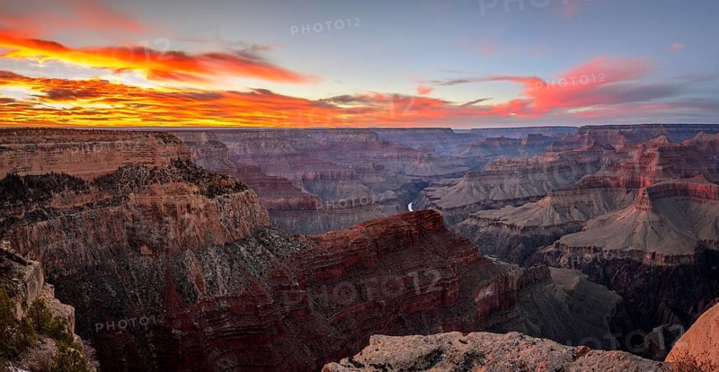 Gorge of the Grand Canyon at sunset
