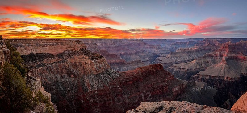 Gorge of the Grand Canyon at sunset