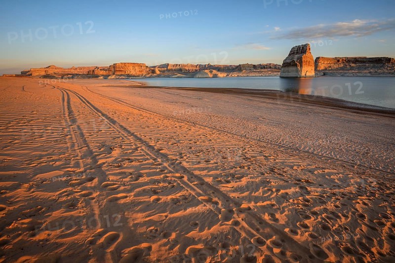 Morning sun at the sandy beach of Lone Rock Beach at Lake Powell