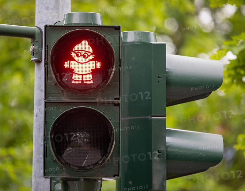 Red Mainzelmannchen traffic light