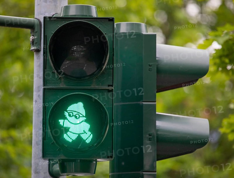 Green Mainzelmannchen traffic light