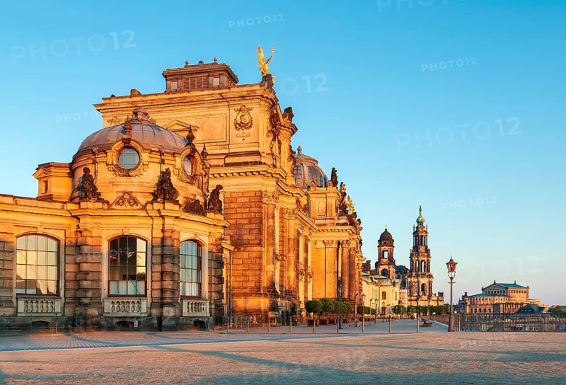 The Bruhlsche Terrasse in the first morning light