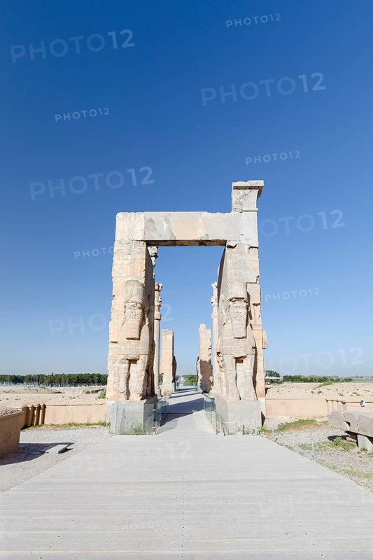 The gate of all nations