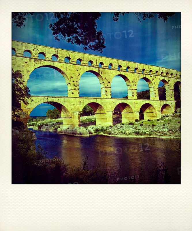 Polaroid effect on the Pont du Gard and river Gard