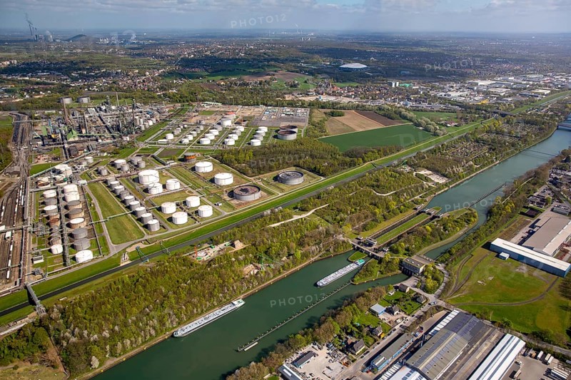 Emscher and lock Rhine-Herne Canal