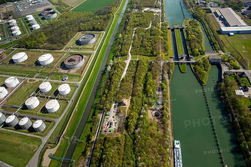 Emscher and lock Rhine-Herne Canal