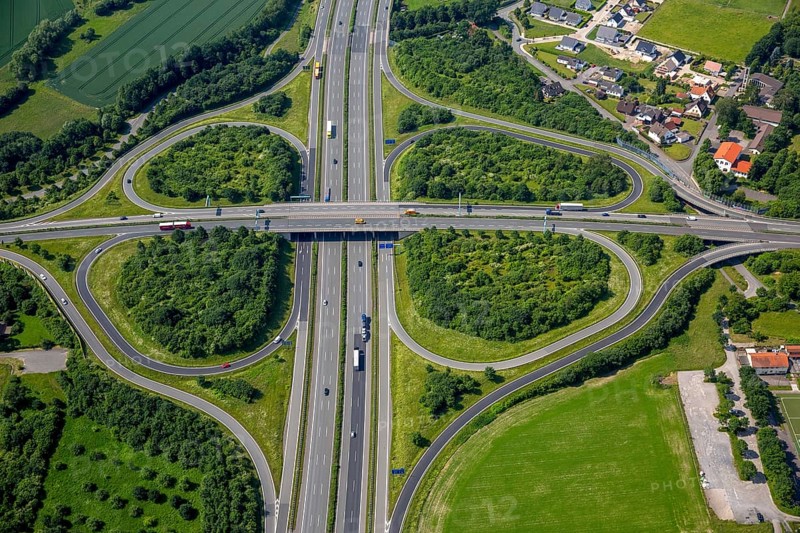 Motorway intersection A2 and main road B239 between Herford and Bad Salzuflen