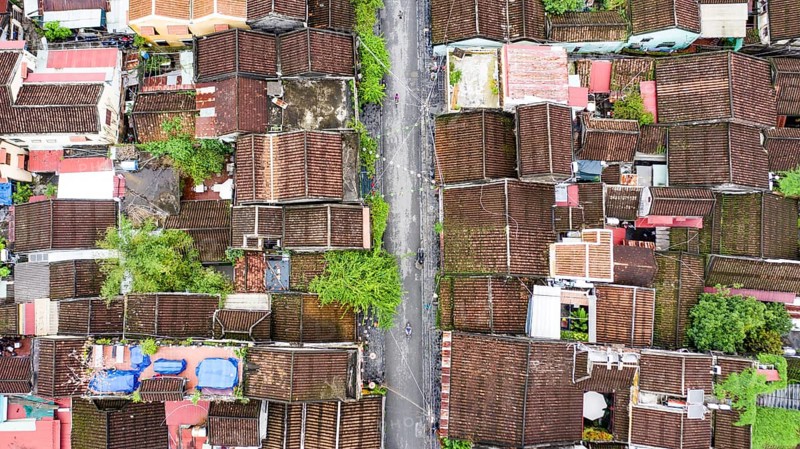 Roofs of old houses with Tráº§n Phu pedestrian road