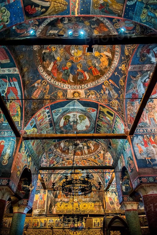Vault with colourful frescoes