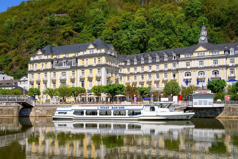 Passenger ship at mooring in front of Grand Hotel