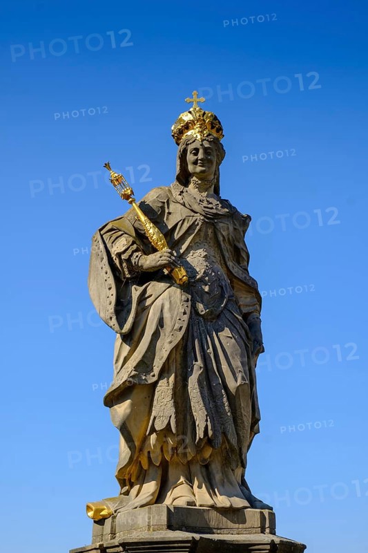 Statue Empress Kunigunde with crown and sceptre