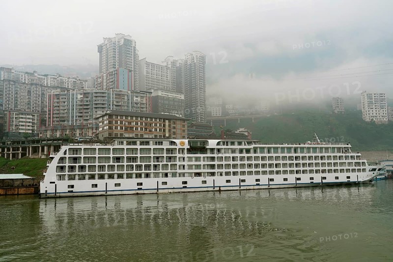 Cruise ship on the Jangtse