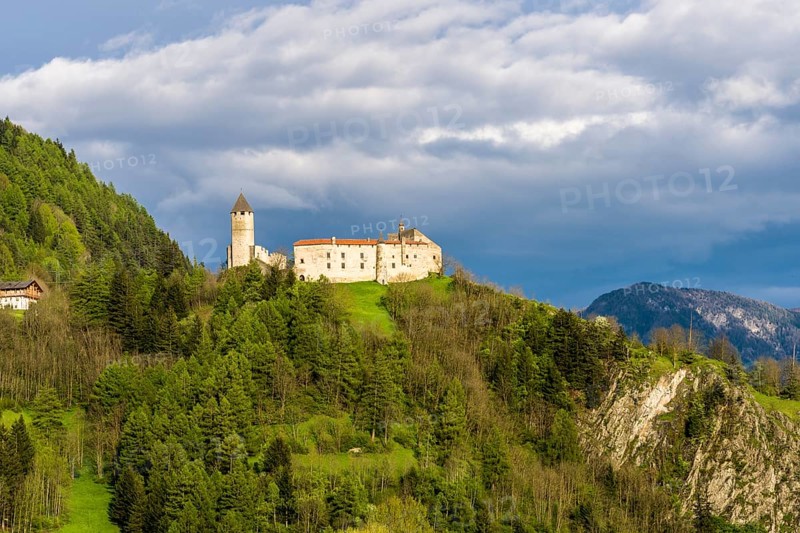 Schloss Sprechenstein-Pietra castle