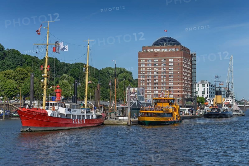 Oevelgonne Museum Harbour Pier