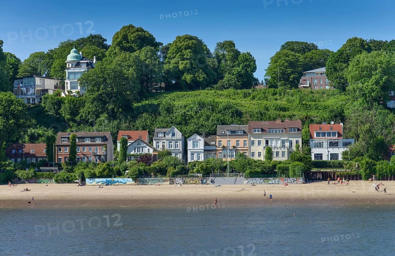 Villas on the Elbe beach
