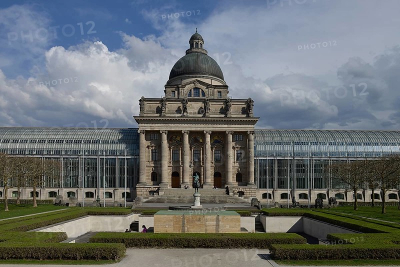 Bavarian State Chancellery with War Memorial