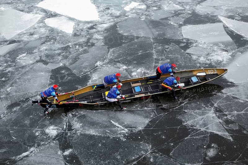 Canoe race challenge over the frozen Saint Lawrence River