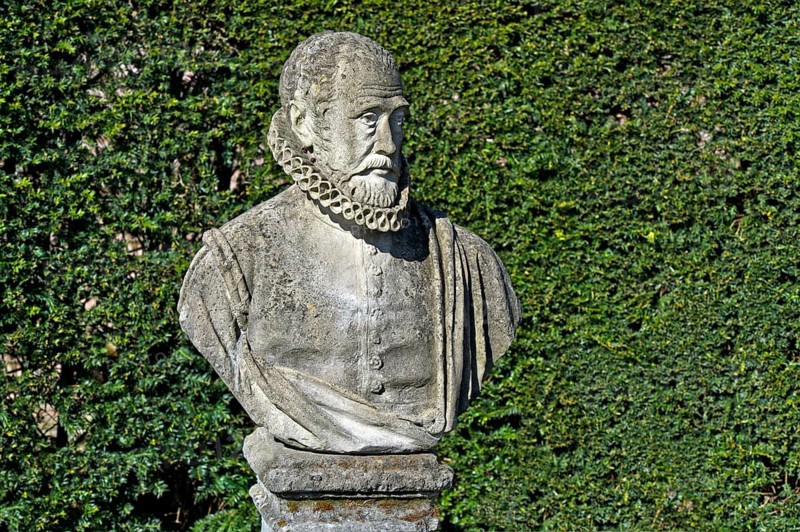 Bust of Carolus Clusius