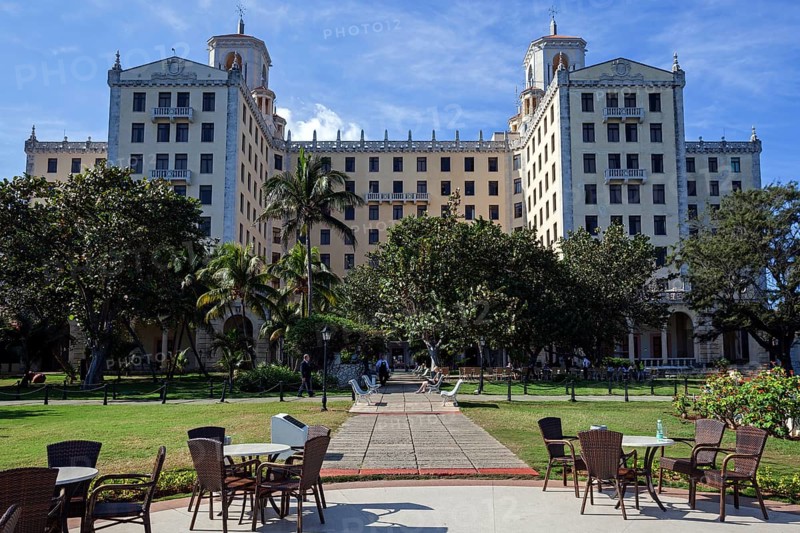 Hotel Nacional de Cuba with garden