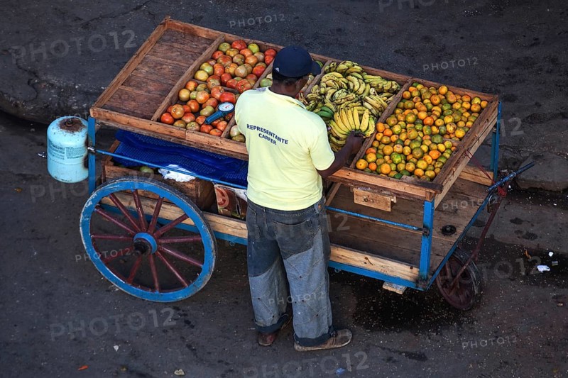 Mobile fruit stall