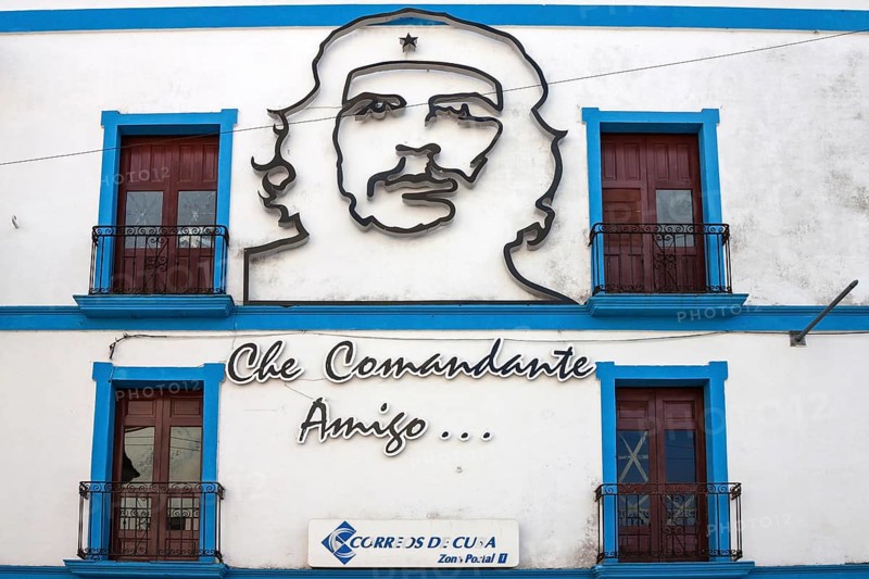 Portrait of Che Guevara on wall