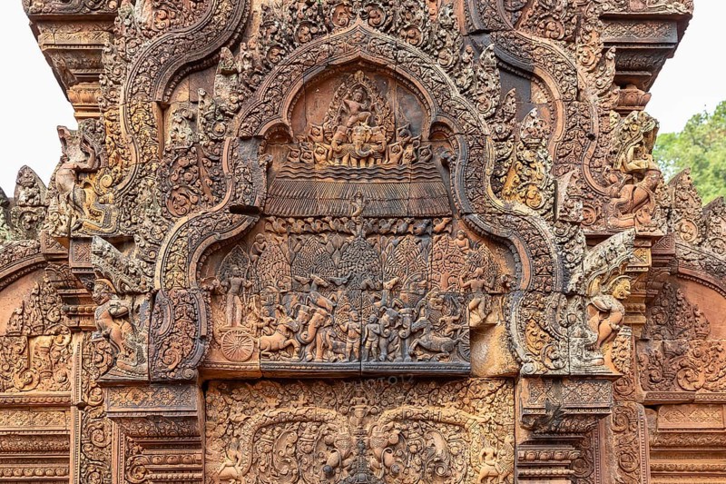 Wonderful carvings in the kudu-arch at the temple Banteay Srei temple