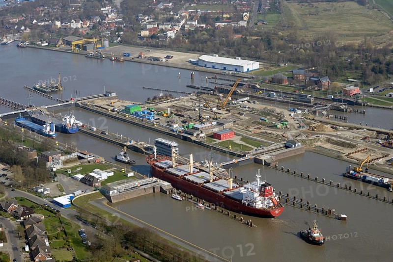 Cargo ships at Brunsbuttel Lock