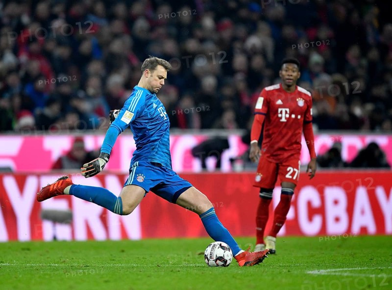 Goalkeeper Manuel Neuer FC Bayern Munich on the ball
