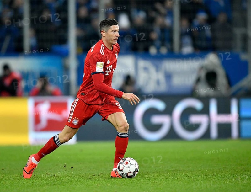 Robert Lewandowski FC Bayern Munich on the ball