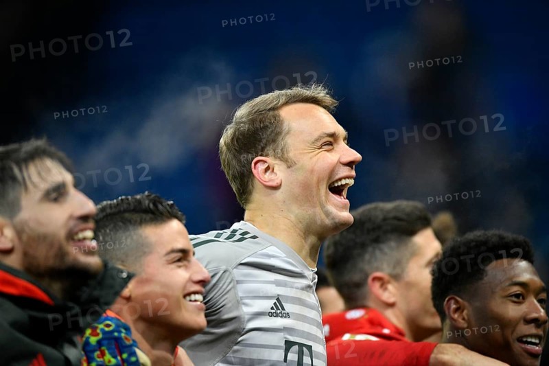 FCB players celebrating