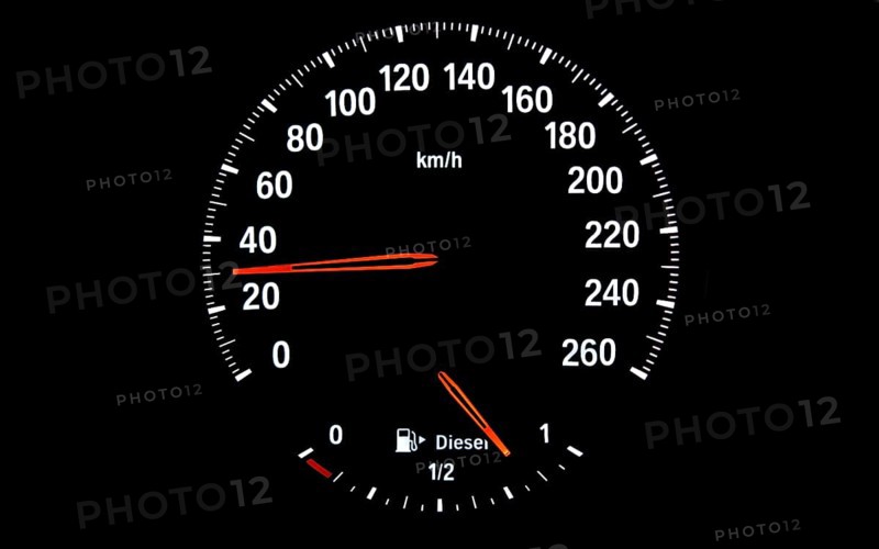 Speedometer with fuel gauge