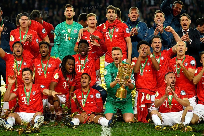 Group Photo FC Bayern wins DFB Cup