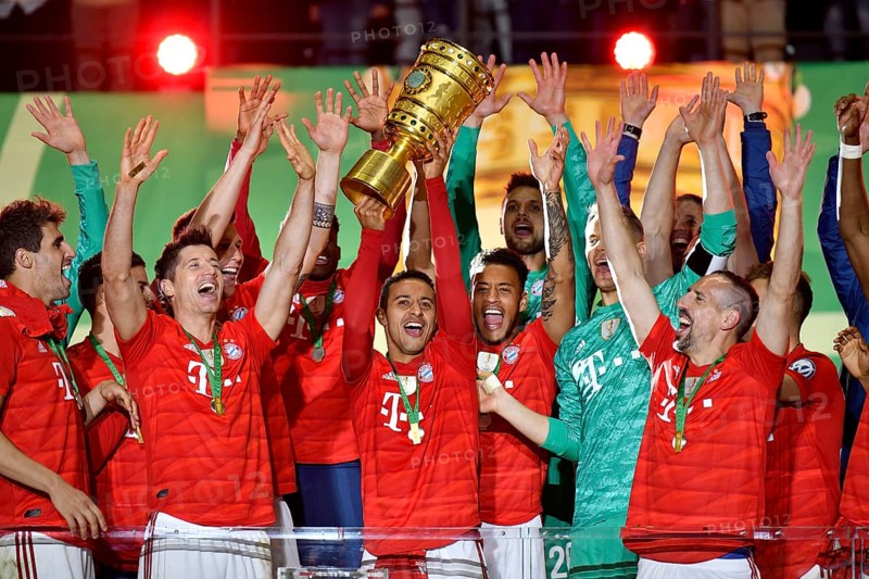 Thiago Alcantara FC Bayern Munich with cup