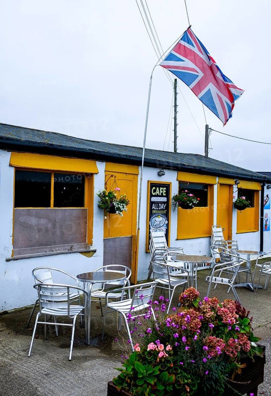 Cafe with outdoor seating