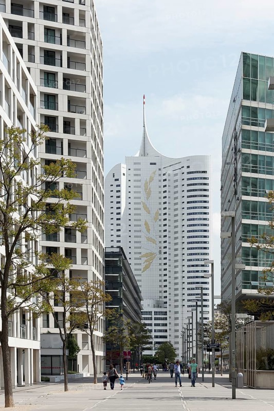 residential park Donau City with Hochhaus Neue Donau